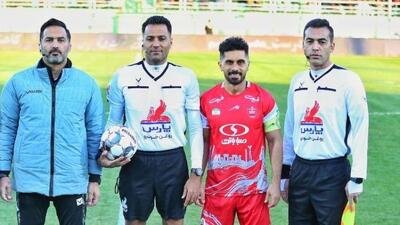 سوال مجری از علی خسروی؛ چرا وحید زمانی باید داور بازی استقلال باشد؟