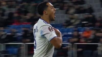 گل دوم استون ویلا به بازل (تیلمانس)