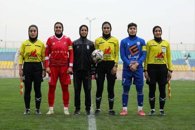 قاب ویژه هفته؛ بازوبند پرسپولیس به بازوی یک استقلالی (عکس)