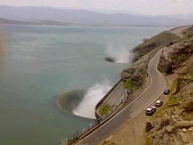  مدیر توزیع برق گیلان: ریزگردها و مه به شبکه برق منجیل آسیب زد