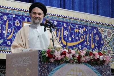  امام جمعه بروجرد: نشانه‌های افول آمریکا نمایان شده است