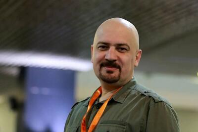 حال مهرداد اسکویی خوب است/ عمل موفقیت‌آمیز مستندساز ایرانی