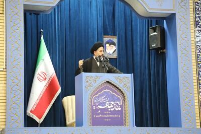  امام جمعه ارومیه: دشمن بدنبال تغییر سنت‌های جامعه و اعتقادات جوانان است