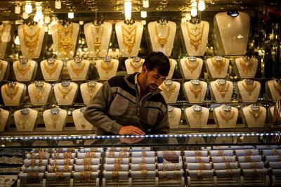 تب طلا در بازار ایران بالا گرفت؛ سکه رکورد زد، حباب‌ها بزرگ‌تر شدند