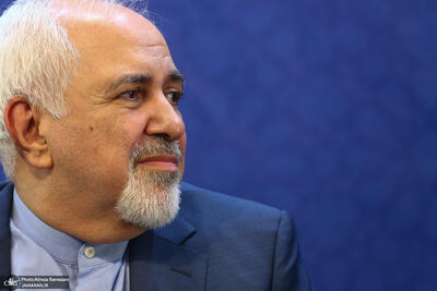 ظریف: چطور آمریکایی هستم وقتی خود آمریکا مرا تحریم کرده؟!/ اسرائیل ریشه همه مشکلات است/ زمانی فردی گفت که ما باید چهار پایتخت عربی را تحت کنترل درآوریم، شهید سلیمانی بسیار عصبانی شد/ شاه بمب هسته‌ای می‌خواست، اما ما بمب نمی‌خواهیم