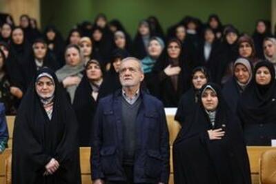 بزرگداشت مقام زن با حضور رییس جمهور برگزار شد