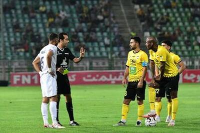 ادامه تساوی‌های بدون گل در نیمه اول دو بازی لیگ برتر فوتبال