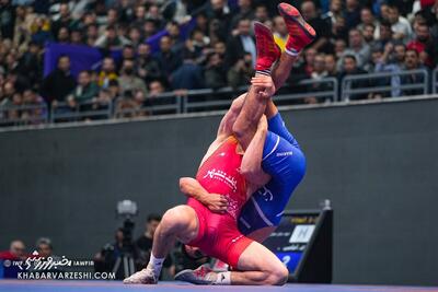 ویدیو| کاپ قهرمانی بالای سر مالک پرسپولیس/ استقلال روی سکو هم نیامد!