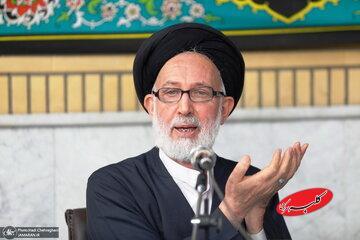  آیت‌الله ایازی: قرآن زن و مرد را یکسان و بدون تفاوت ذاتی می‌داند/ برخی تفاسیر گذشته بر اساس برداشت‌های تورات و انجیل، زن را طفیلی مرد دانسته‌اند - کلبه سرگرمی