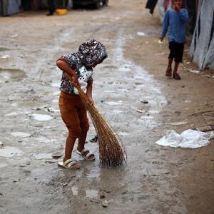 ویدیویی دردناک از بارش شدید باران در غزه/ چادر آوارگان زیر آب رفت - مجله اینترنتی کولاک