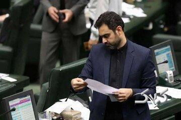 کنایه تند سردبیر روزنامه دانشگاه آزاد به ثابتی/ طفل! این جاده خاکی‌ای که تو اولش وایسادی را محمود تا تهش رفته! - مجله اینترنتی کولاک