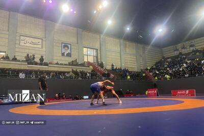 لیگ برتر کشتی آزاد| استقلال جویبار اولین فینالیست مسابقات