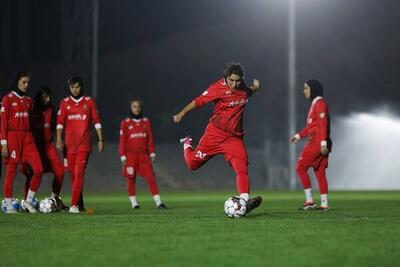 پرسپولیس باز هم باخت/ بازی بزرگ به سود ایستا رقم خورد - پارس فوتبال