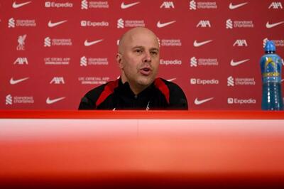 اسلوت: امروز برای روشن شدن تکلیف صلاح با او صحبت می‌کنم؛ دلیلی ندارد دنبال جدایی او باشم - پارس فوتبال