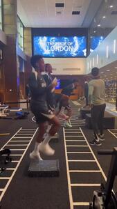 ویدئو: تمرینات سخت بدنسازی بازیکنان چلسی - پارس فوتبال