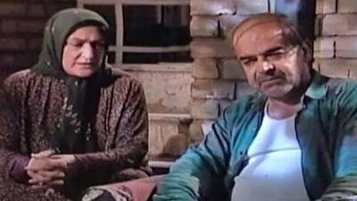  فیلم/ پخش زنده صحبت های عاشقانه و زن و شوهری آقا ماشالا و ناهید خانمِ سریال خانه به دوش در خیابان های تهران! / چرا دیگه از این سریال ها نمیسازن؟!