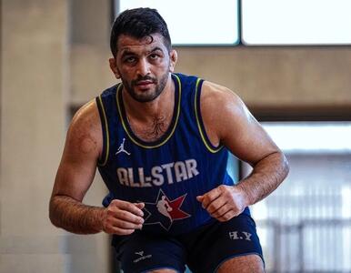 حسن یزدانی در وزن ۹۷ کیلوگرم ابوالفضل بابالو را ۱۰ بر صفر شکست داد