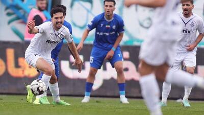  فغانی با یک پیام نظرش در مورد صحنه پنالتی استقلال را گفت/مرغ همسایه غاز است!