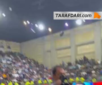 تشویق بی‌امان رسول خادم پیش از شروع فینال لیگ کشتی آزاد در سالن