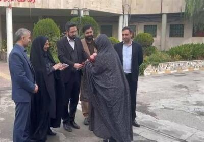 گلی کوهکن از زندان آزاد شد   فیلم - تسنیم