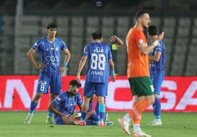 وضعیت مدافع استقلال فردا مشخص می‌شود/ 2 بازیکن در انتظار تصمیم کادر فنی - تسنیم