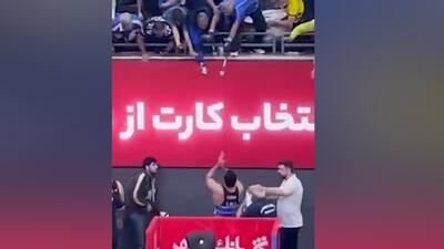 اقدام جالب یک هوادار برای سلفی با یزدانی