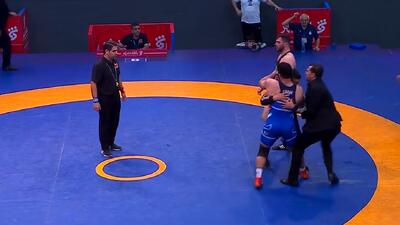 پای جیمی جامپ به تشک کشتی هم باز شد!