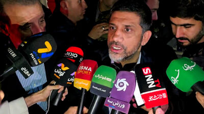 دبیر: این سالن را دوست دارم ، بوی کشتی می‌دهد