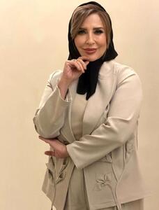 مرجانه گلچین با تیپ مجلسی در عروسی/ عکس