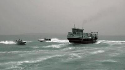 توقیف کشتی خارجی در دریای عمان / بازداشت ۱۸ خدمه