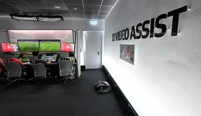 VAR از زیرزمین به زیر نور می‌آید!