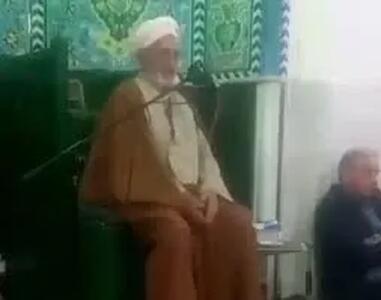 سکته قلبی امام جماعت روستای نصرآباد تفت بر بالای منبر (فیلم)