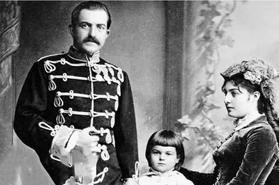 پشت چهره مشهور سوگلی دربار قاجار چه کسی بود؟