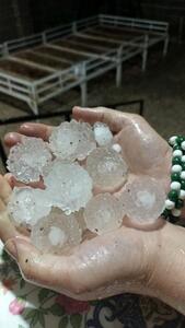 تصاویری از بارش تگرگ تخم‌مرغی در فارس