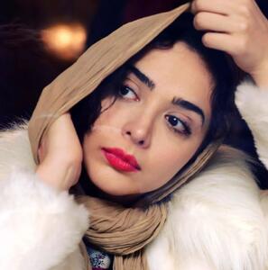 تاریخ وبگردی | استایل شیک المیرا دهقانی با کلی ظرافت