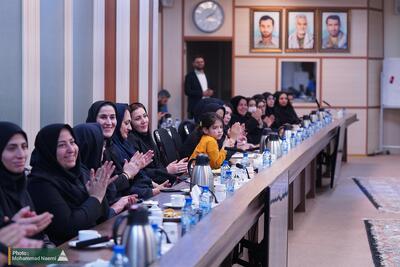  بانوان ستون رشد، تربیت و پیشرفت جامعه هستند