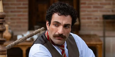  اصلان خان سریال «بامداد خمار» با لباس‌های راحتی به مراسم اکران رفت - چی بپوشم