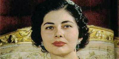 زمردهایی که با چشم‌های عروس ست شد؛ نگاهی به جواهرات ملکه ثریا در روز عروسی‌ - چی بپوشم