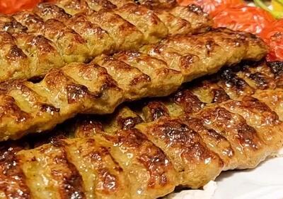  یک ترفند عالی و رستورانی برای ارزان تر شدن کباب کوبیده خانگی !