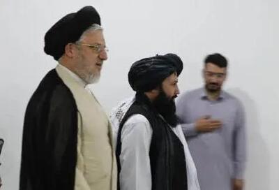 انتقاد به دیدار مقامات حوزوی ایران با وزیر فرهنگ طالبان/ چرا با نماد اسلام متحجر ملاقات کردید؟