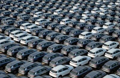 ابلاغ قانون جدید واردات خودرو/ از فردا این افراد می‌توانند خودرو وارد کنند