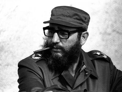 «فیدل کاسترو» در کنار دوستانش در 21 سالگی؛ سال 1325