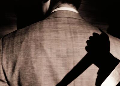 شوهرکشی هولناک در اشتهارد/ وقتی خواب بود با تیشه او را کشتم!