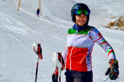 عاطفه در آغوش ایران