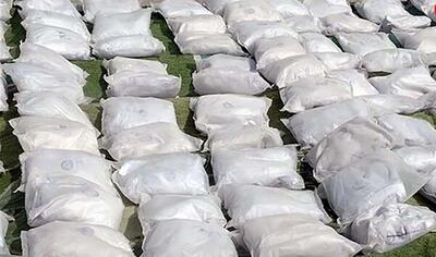 کشف بیش از ۲۲ کیلوگرم شیشه و دستگیری ۵ قاچاقچی در رباط‌کریم