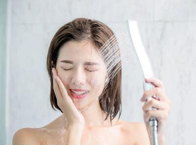 توصیه‌های مادربزرگ‌ها پشتوانه علمی یافت: اهمیت شستن نواحی نادیده‌گرفته‌شده بدن