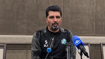 نشست خبری مجتبی حسینی سرمربی آلومینیوم قبل از بازی با پرسپولیس