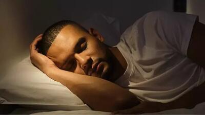 این مدل خوابیدن می‌تواند باعث آسیب عصبی شود