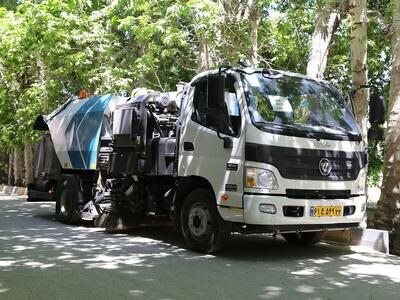 نظافت بزرگراه‌ها با خودروهای مکانیزه