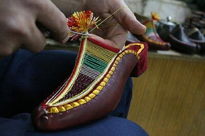 چراغ خاموش هنر چاروق دوزی در زنجان